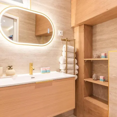 Stylish With A/c For 3 Guests • Near Metro باريس