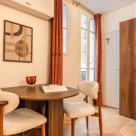 Stylish With A/c For 3 Guests • Near Metro باريس